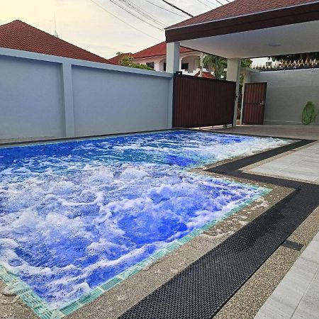 Seaside Serenity: Adults-Only Villa with Private Pool Jomtien Beach Exterior photo