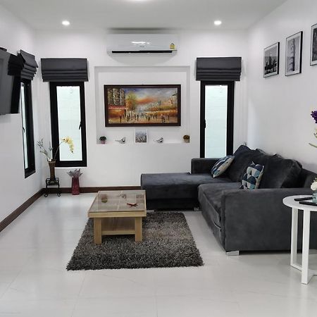 Seaside Serenity: Adults-Only Villa with Private Pool Jomtien Beach Exterior photo