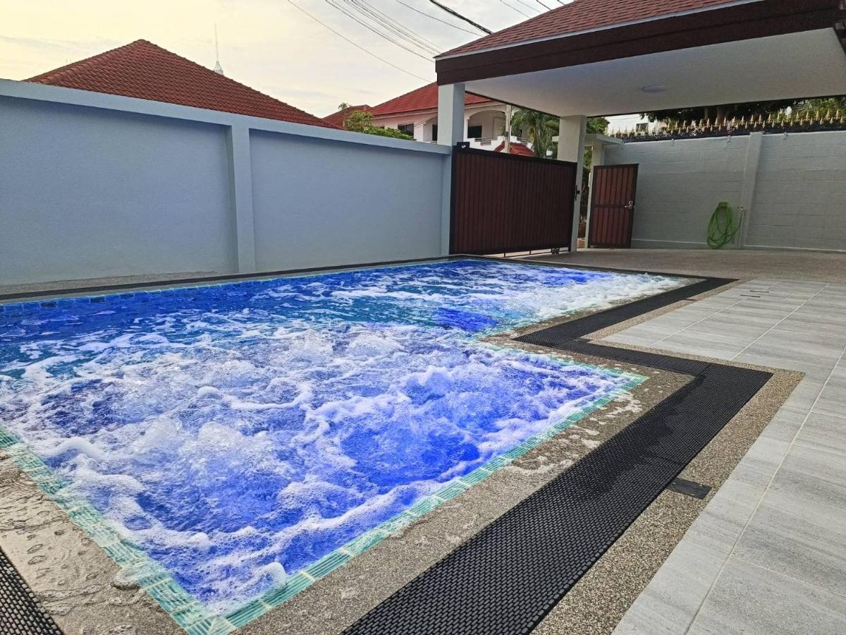 Seaside Serenity: Adults-Only Villa with Private Pool Jomtien Beach Exterior photo