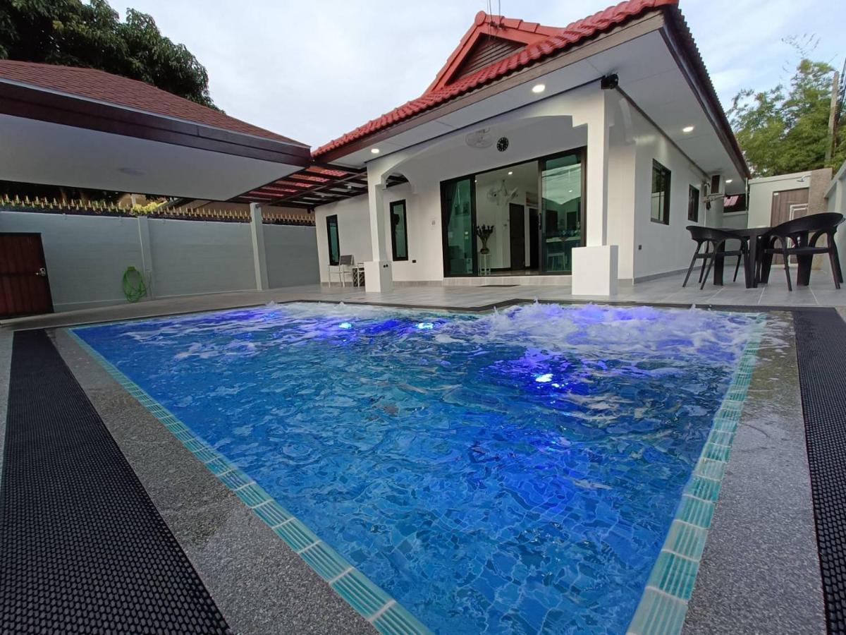 Seaside Serenity: Adults-Only Villa with Private Pool Jomtien Beach Exterior photo