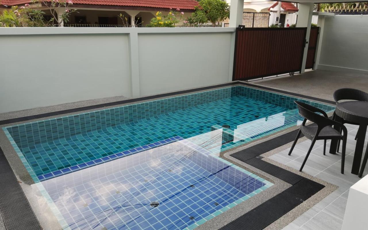 Seaside Serenity: Adults-Only Villa with Private Pool Jomtien Beach Exterior photo