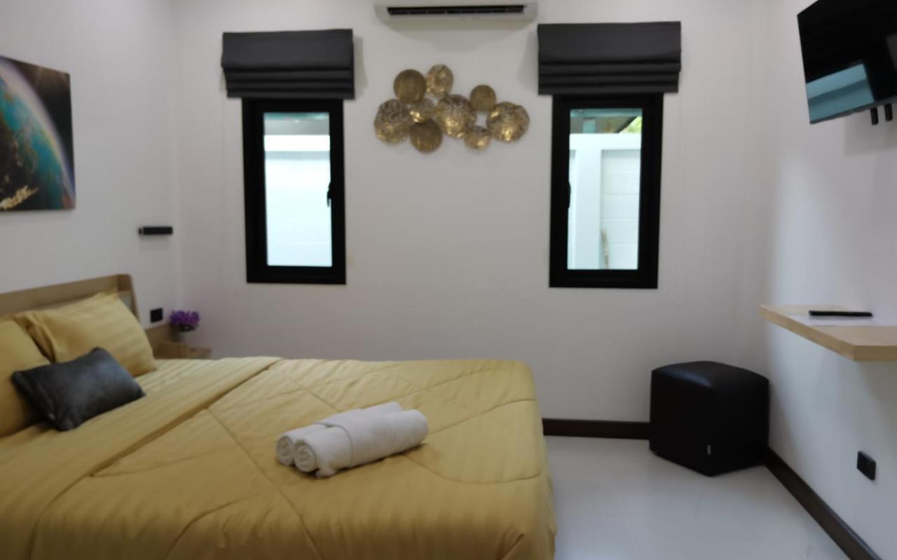 Seaside Serenity: Adults-Only Villa with Private Pool Jomtien Beach Exterior photo